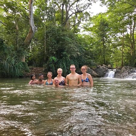 Dinesh Safari Homestay Uda Walawe Extérieur photo