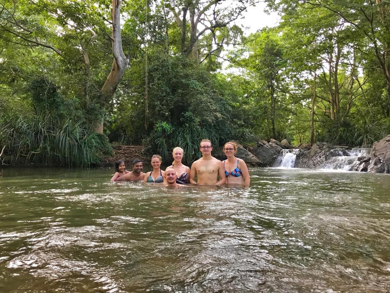 Dinesh Safari Homestay Uda Walawe Extérieur photo